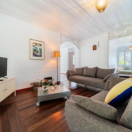 La Villa Blanche, Hell-Bourg Салази Экстерьер фото